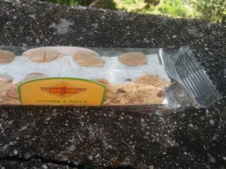 Nougat (torrone) de Tonara.