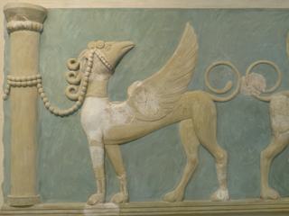 Fresque à relief ayant décoré le grand hall Est du palais de Knossos (1600-1450 av J.-C).
