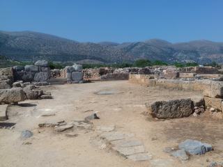 Vue sur les ruines du palais.