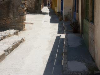 Dans cette rue, des façades de maisons ont été repeintes, c'est maintenant un musée.