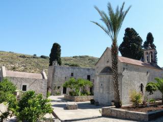 L'église (XVIIe siècle) du monastère d'Arietou abrite une remarquable iconostase, hélas personne pour nous ouvrir la porte.