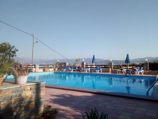 La piscine de l'hôtel.