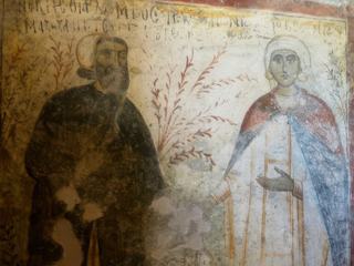 Dans la nef nord sur le mur près d'une entrée latérale, le donateur Georgios Mazizanis est représenté avec son épouse et leur fille. Ils portent de beaux vêtements.