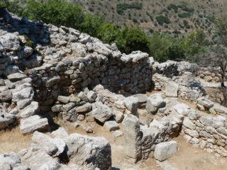 Vue sur les ateliers et les magasins; ces ruines sont très bien conservées.