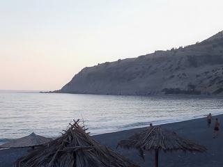 La plage vue depuis le balcon de notre chambre.