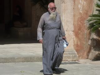 Aujourd'hui le monastère n'est plus habité mais quelques moines tentent de préserver leur tradition monastique par la vente de divers produits issus des terres du monastère tels que l’huile d’olive, le miel et du raki.