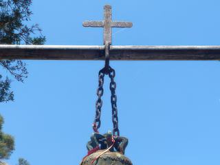 La cloche, que seuls quelques touristes font sonner.