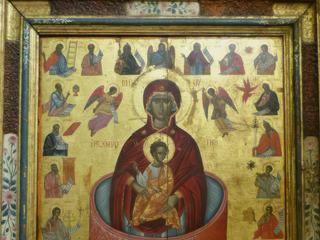 Vierge en majesté avec l'enfant Jésus sur les genoux.