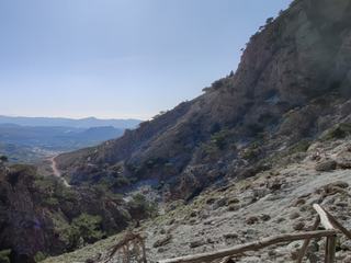Après un nuit passée dans le village de Zaros, randonnée dans les gorges de Rouvas (environ 6h A/R en prenant son temps pour admirer et prendre des photos). Cette gorge est généralement praticable d'avril à fin octobre avec des variations en fonction des aléas climatiques, ce jour-là (28 janvier) bonnes conditions.