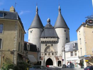 La porte de la Craffe depuis la Grande Rue