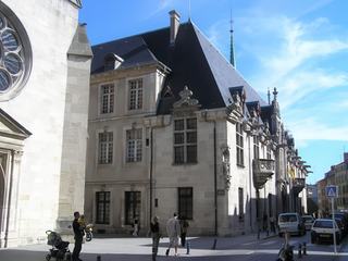 Palais Ducal depuis la Grande Rue.