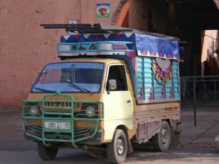 Camion couleur locale