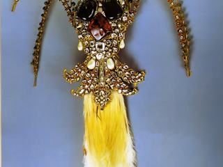 Aigrette en or, platine et pierres précieuses. (Les photos étant interdites dans les salles du trésor, ces clichés proviennent de la revue "les dossiers de l'art")