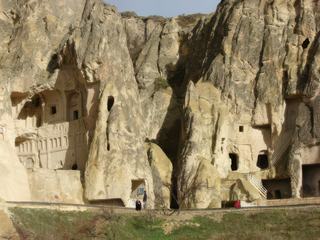 Le village aux églises troglodytes – Turquie