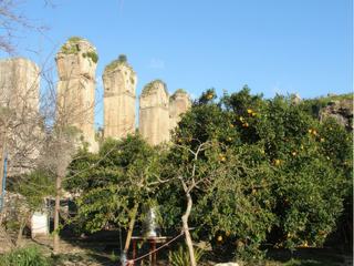 Aqueduc romain qui alimentait la ville d'Aspendos